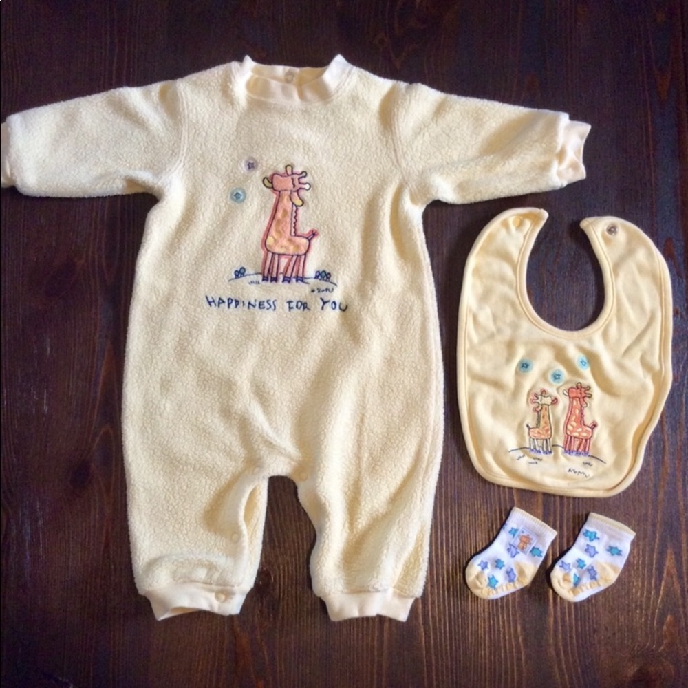 Carter’s Baby sleeper Size 0-3 months LIKE NEW